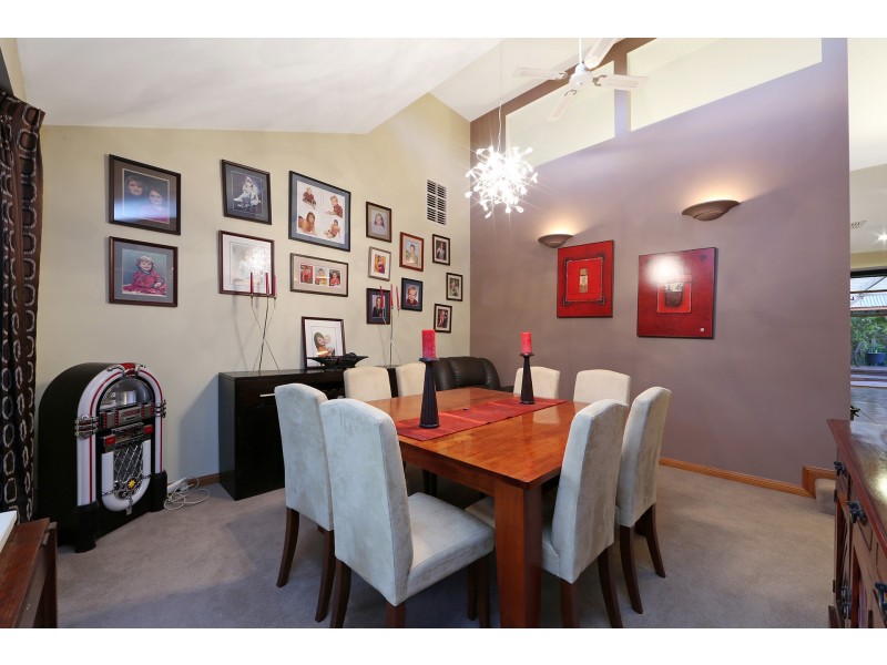 5 Crimea Close, Rowville VIC 3178