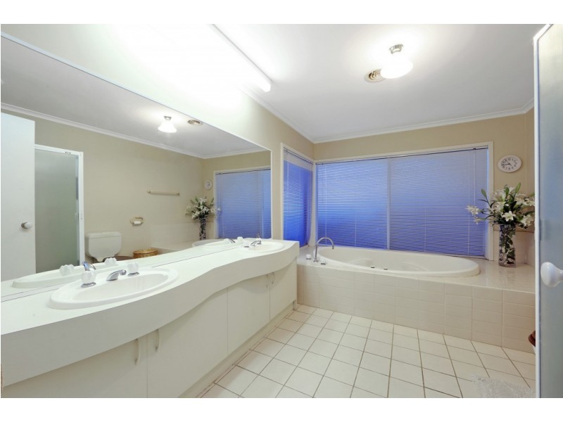 8 Vue Court, Rowville VIC 3178