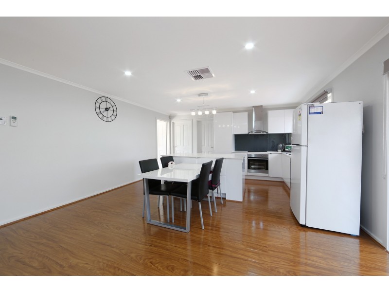 51 Lakeview Avenue, Rowville VIC 3178