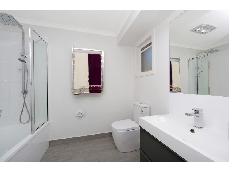 51 Lakeview Avenue, Rowville VIC 3178