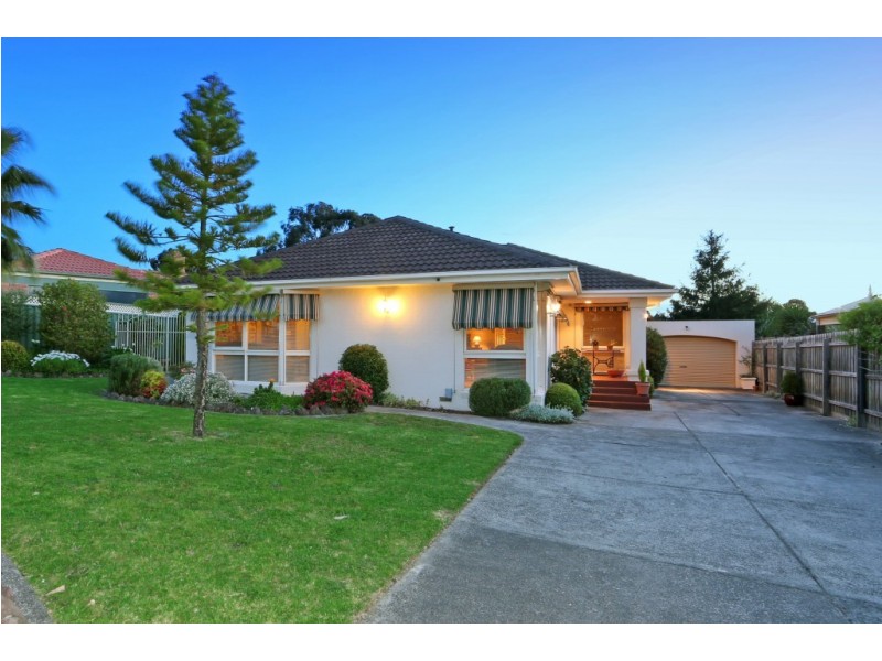 25 Lakeside Boulevard, Rowville VIC 3178
