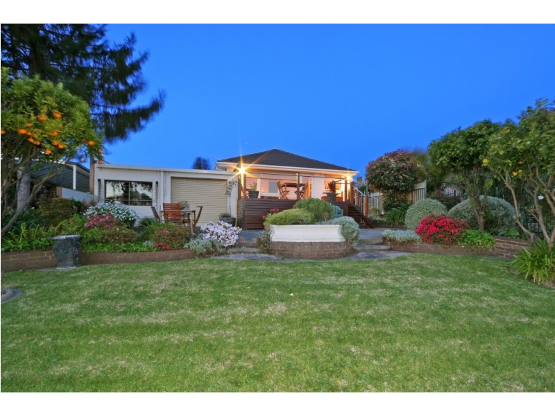 25 Lakeside Boulevard, Rowville VIC 3178