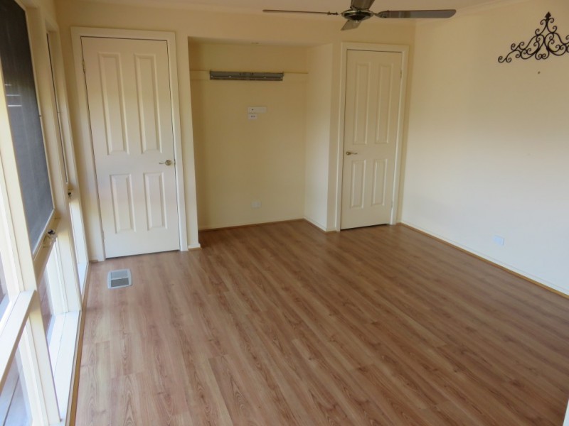 25 Lakeside Boulevard, Rowville VIC 3178