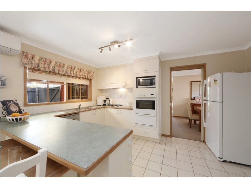 6 Diamond Close, Ferntree Gully VIC 3156