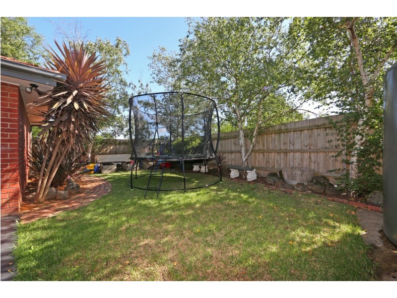 6 Diamond Close, Ferntree Gully VIC 3156