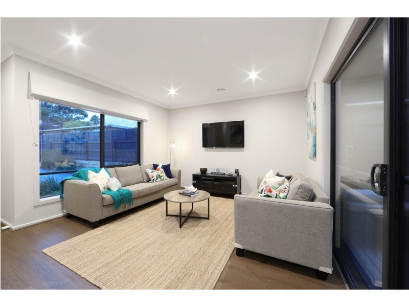 2/11 Seebeck Road, Rowville VIC 3178