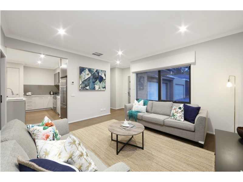 2/11 Seebeck Road, Rowville VIC 3178