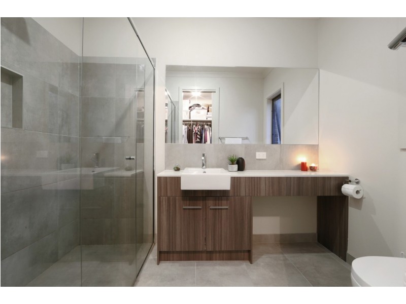 2/11 Seebeck Road, Rowville VIC 3178