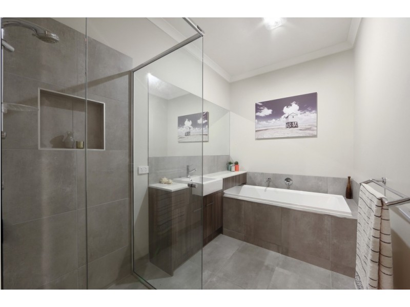 2/11 Seebeck Road, Rowville VIC 3178