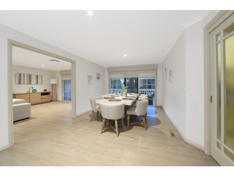 2 Lehhong Close, Rowville VIC 3178