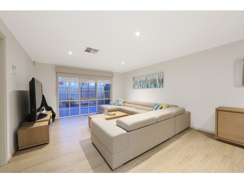 2 Lehhong Close, Rowville VIC 3178
