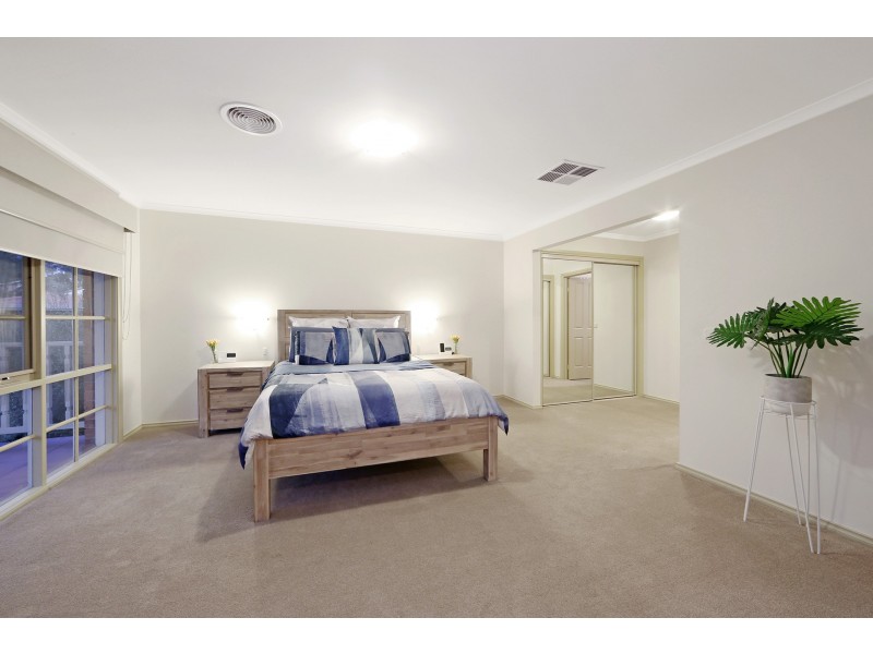 2 Lehhong Close, Rowville VIC 3178