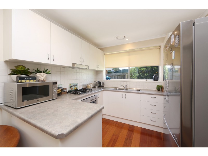 4 Towner Drive, Knoxfield VIC 3180