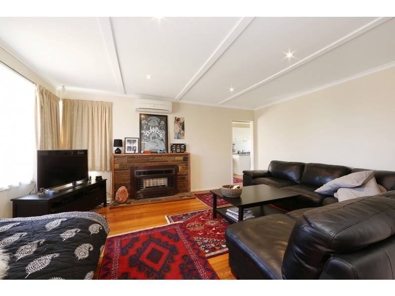 4 Towner Drive, Knoxfield VIC 3180