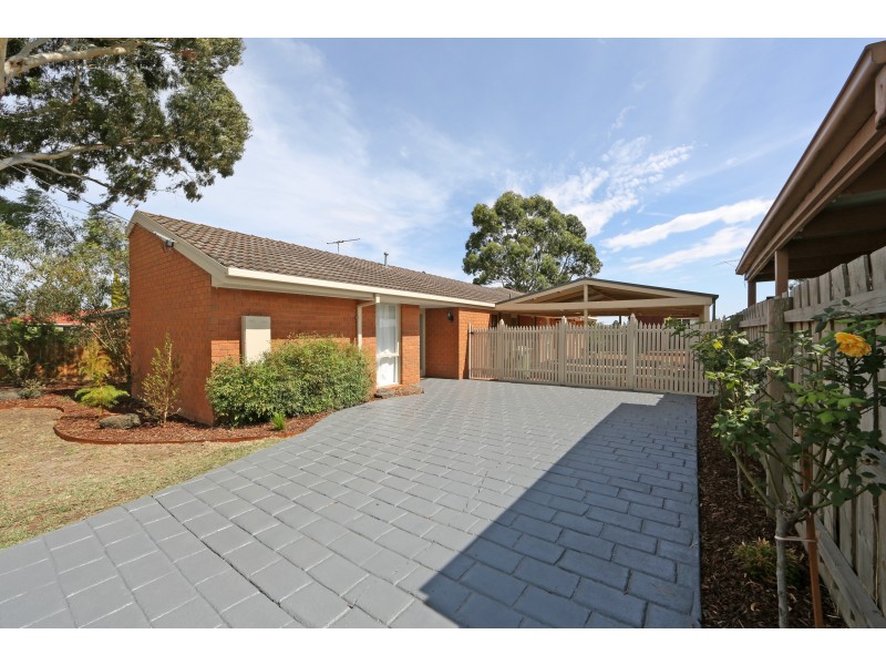 13 Corhanwarrabul Close, Rowville VIC 3178