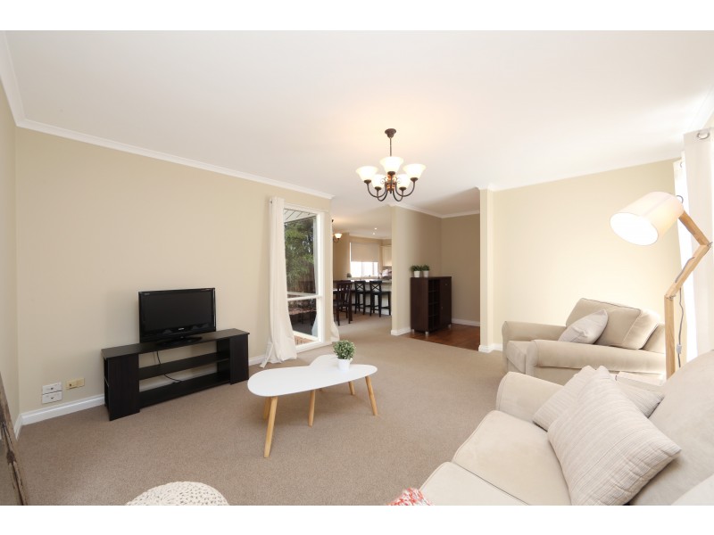 13 Corhanwarrabul Close, Rowville VIC 3178