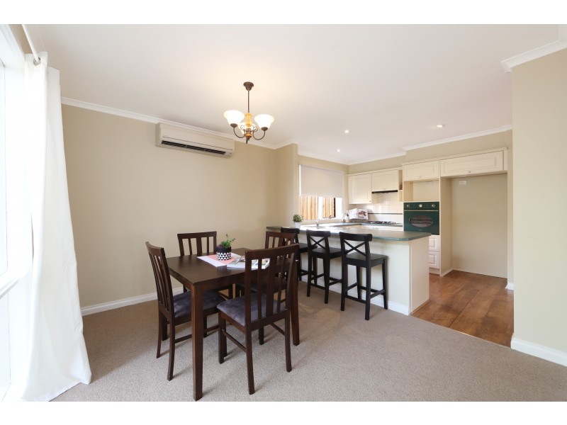 13 Corhanwarrabul Close, Rowville VIC 3178