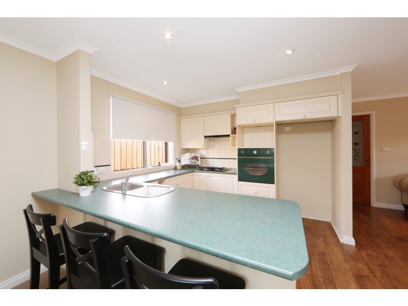 13 Corhanwarrabul Close, Rowville VIC 3178