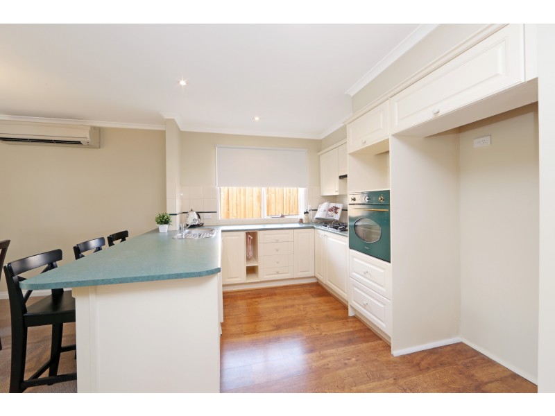 13 Corhanwarrabul Close, Rowville VIC 3178