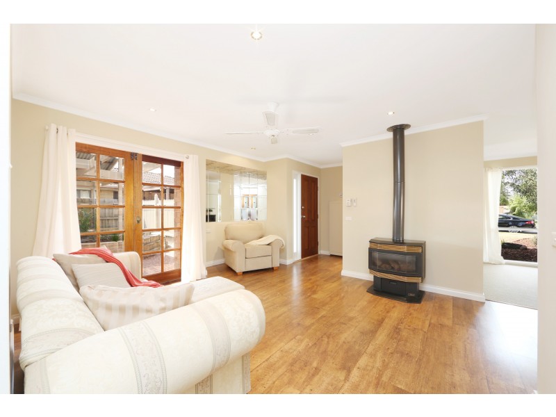 13 Corhanwarrabul Close, Rowville VIC 3178