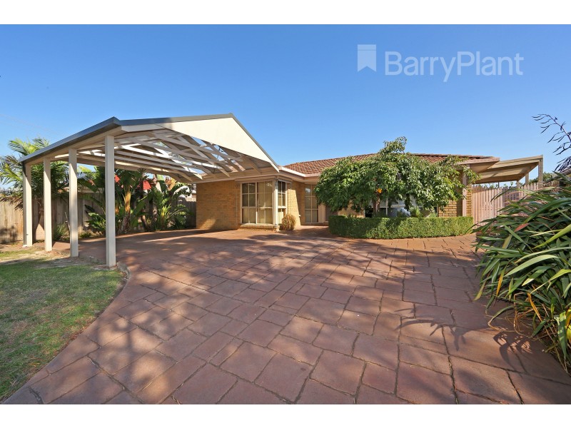 2 McIntyre Close, Ferntree Gully VIC 3156