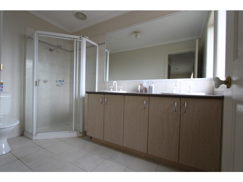 1533 Ferntree Gully Road, Knoxfield VIC 3180