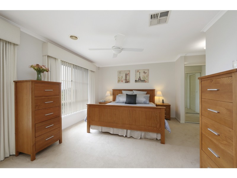 7 The Croft, Lysterfield VIC 3156