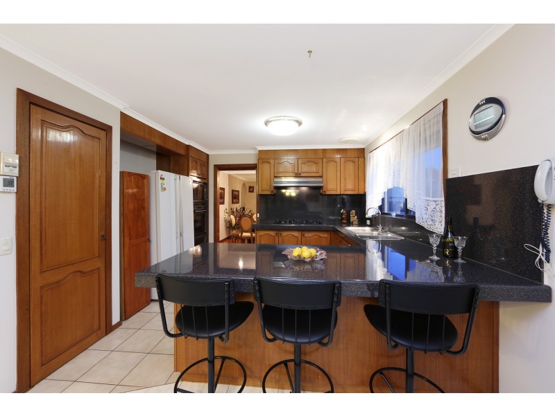 28 Cardinia Way, Rowville VIC 3178