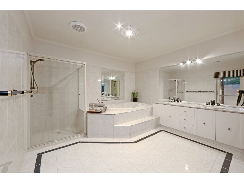 9 Counithan Place, Lysterfield VIC 3156