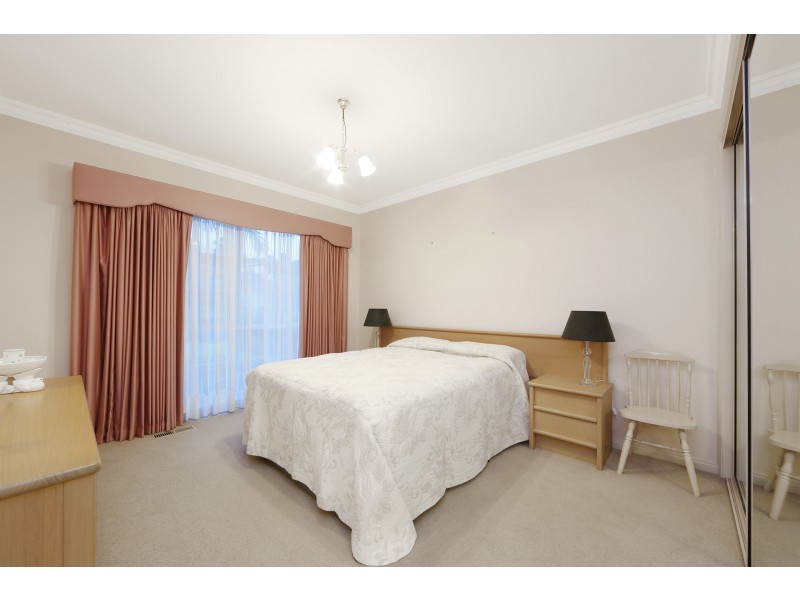 13 Shearer Drive, Rowville VIC 3178