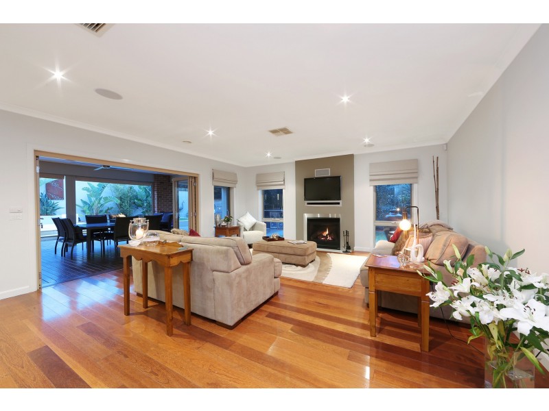 14 Hayes Court, Lysterfield VIC 3156