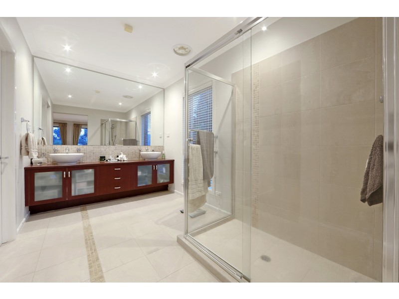 14 Hayes Court, Lysterfield VIC 3156