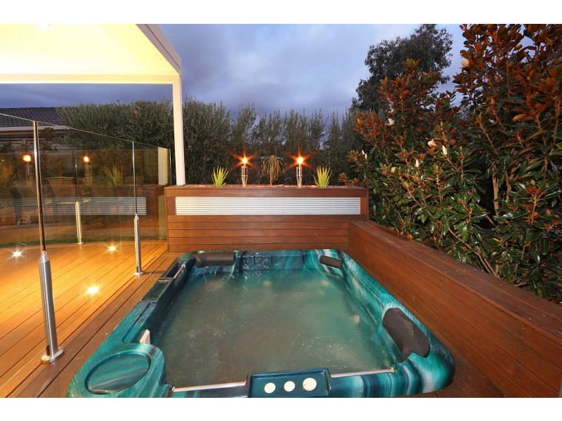 25 Bellfield Drive, Lysterfield VIC 3156