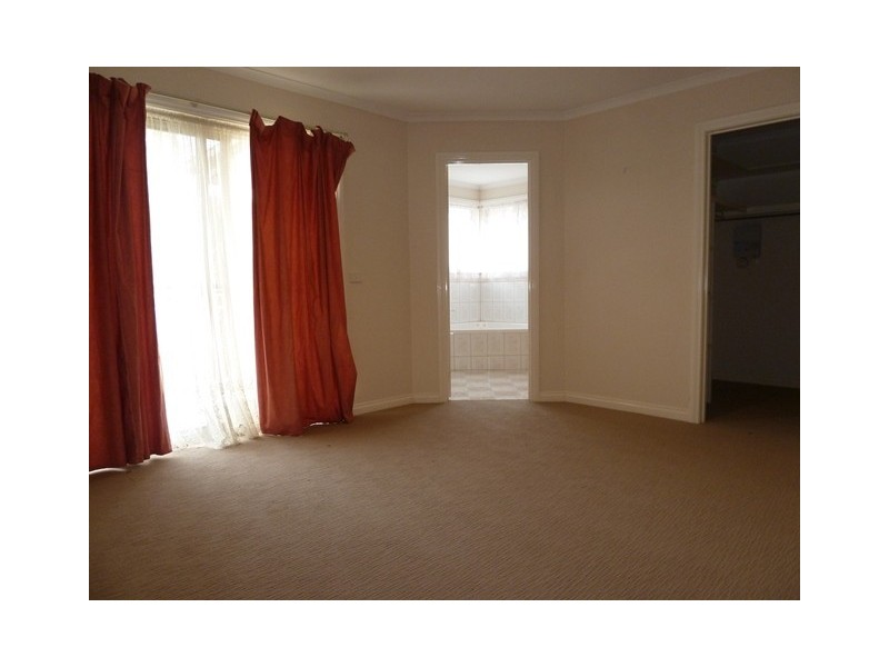 102 Pia Drive, Rowville VIC 3178