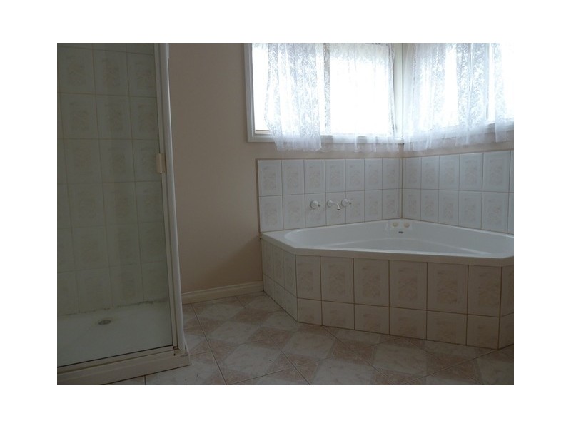 102 Pia Drive, Rowville VIC 3178