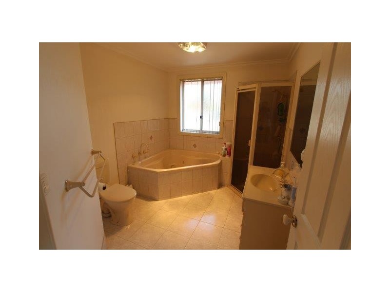 12 Muirfield Court, Rowville VIC 3178