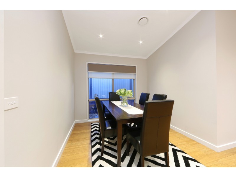 2 Wyandra Way, Rowville VIC 3178