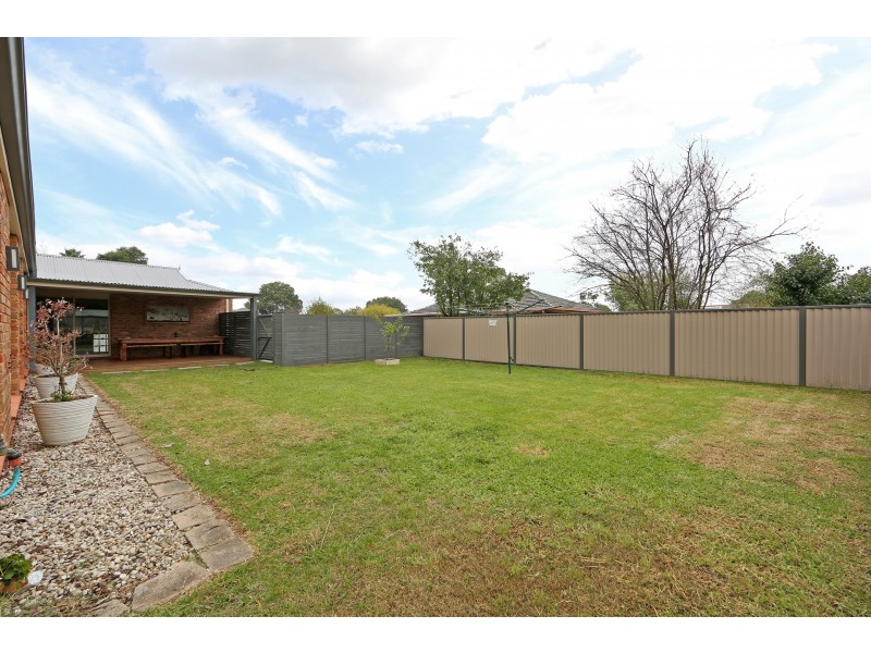 2 Wyandra Way, Rowville VIC 3178
