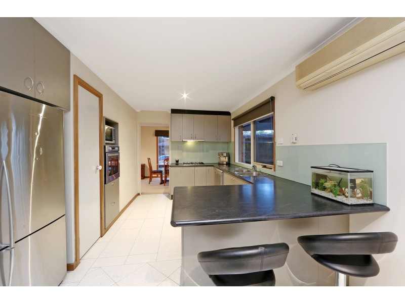 178 Waradgery Drive, Rowville VIC 3178