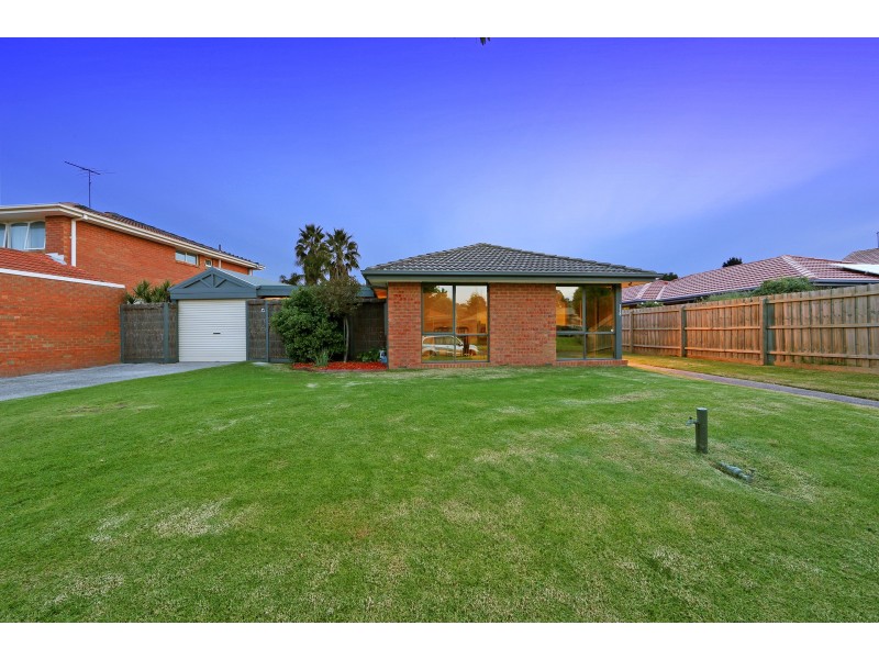 178 Waradgery Drive, Rowville VIC 3178