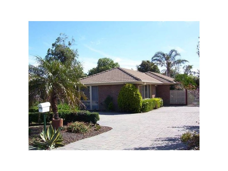 35 Bellfield Drive, Rowville VIC 3178
