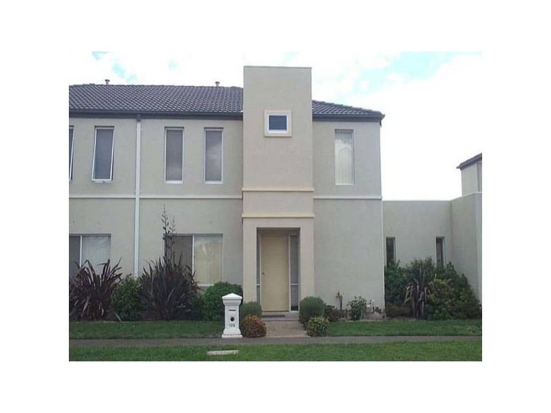 125 Sovereign Manors Crescent, Rowville VIC 3178