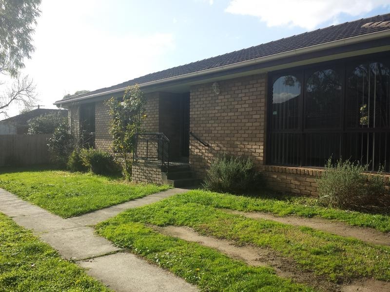 52 Currawa Drive, Boronia VIC 3155