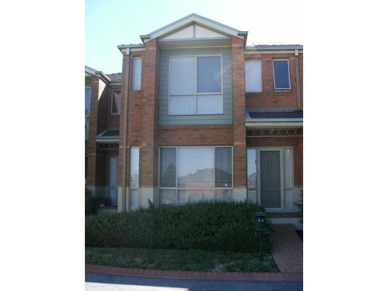 8 St Laurent Rise, Knoxfield VIC 3180