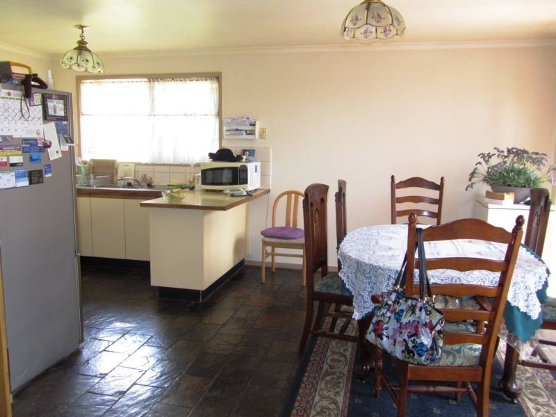 2 Crusoe Drive, Lysterfield VIC 3156