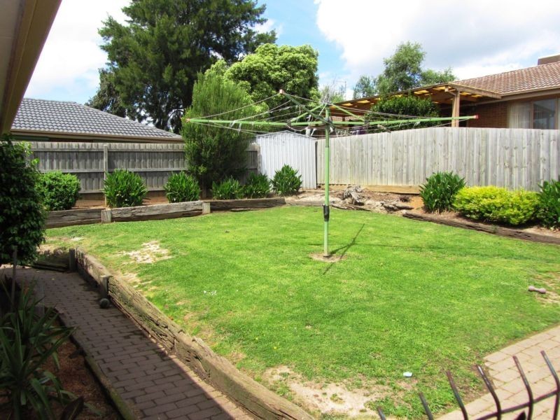 2 Crusoe Drive, Lysterfield VIC 3156