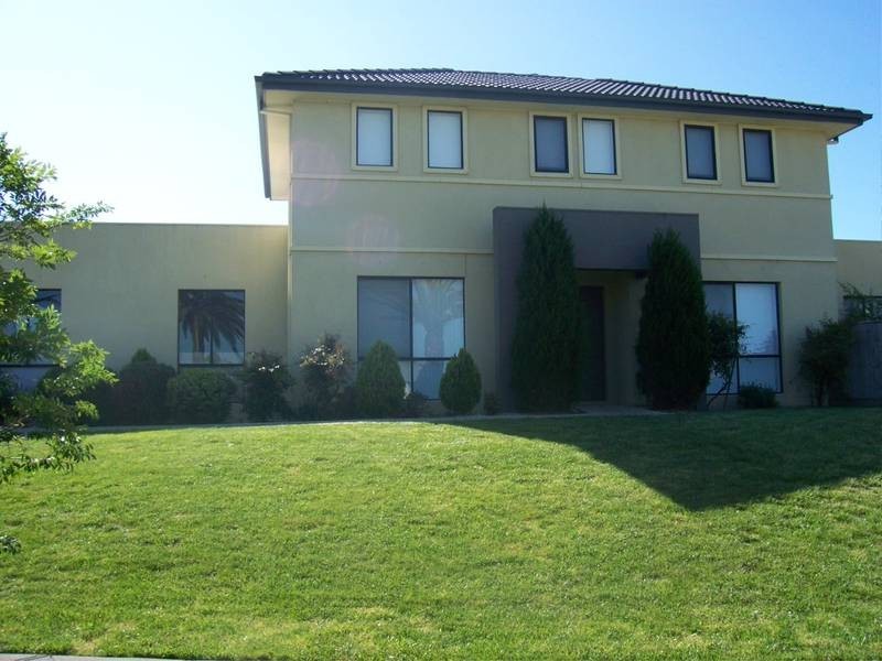 9 Sovereign Manors Crescent, Rowville VIC 3178