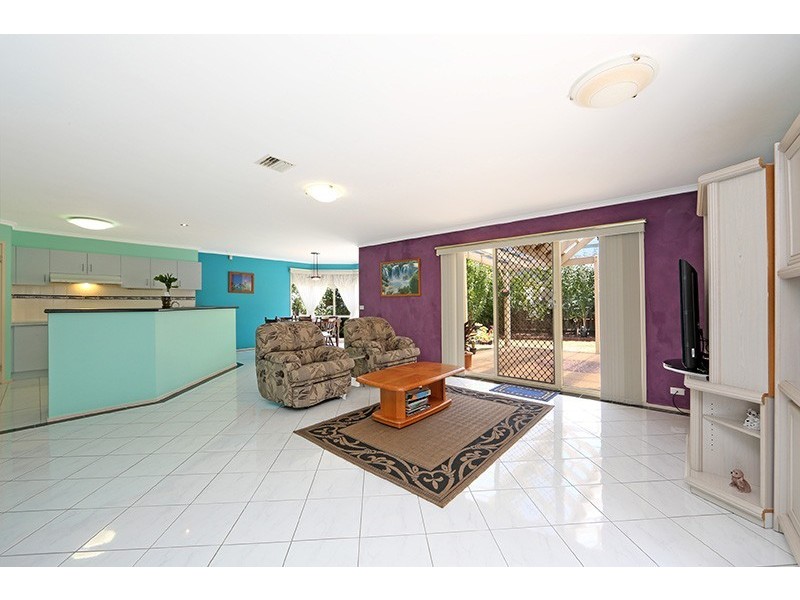 9 Garland Rise, Rowville VIC 3178