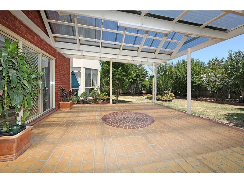 9 Garland Rise, Rowville VIC 3178