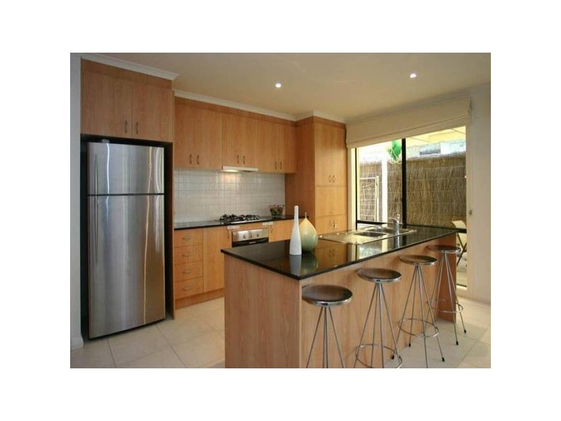 8 Sovereign Manors Crescent, Rowville VIC 3178